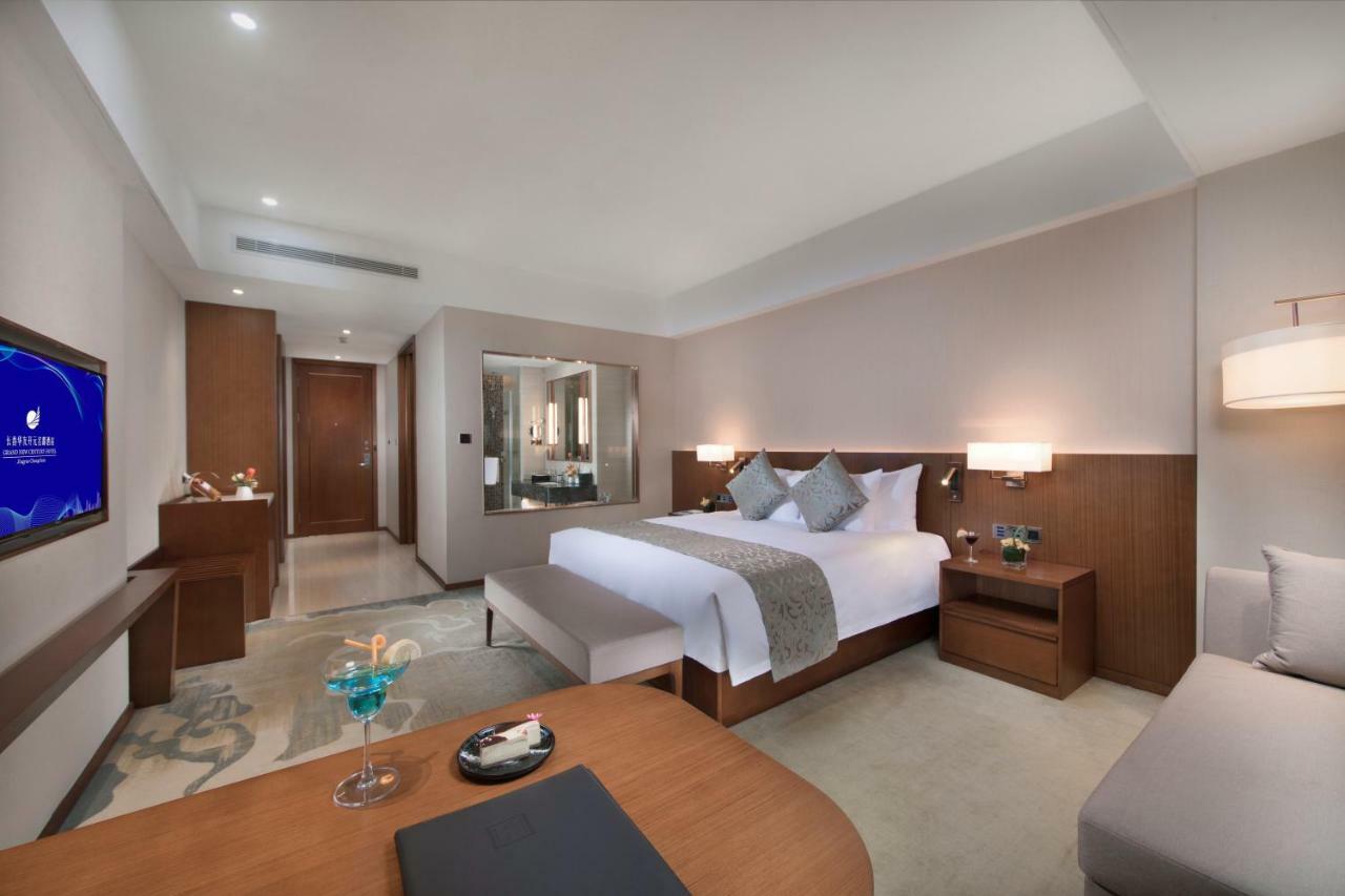 Grand New Century Hotel Jingyue Changchun Zhuanwachang Exteriör bild